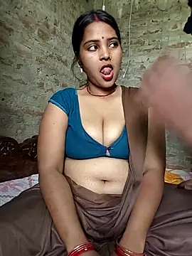 Snapshot of Simrandeshipp chatting on March 18, 2026, 4:59 am Simrandeshipp online show from March 18, 2026, 4:59 am