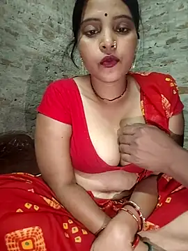 Snapshot of Simrandeshipp chatting on April 4, 2026, 5:08 pm Simrandeshipp online show from April 4, 2026, 5:08 pm