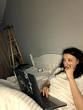 bunnythetailor online show from November 20, 2025, 2:29 pm