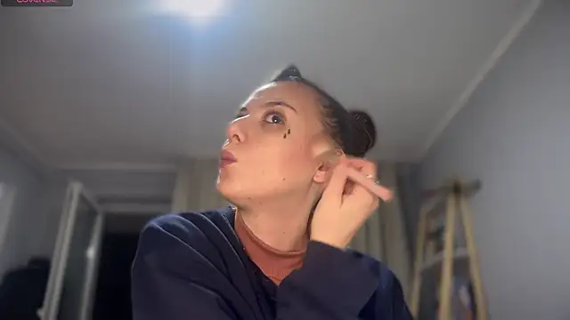 bunnythetailor online show from November 15, 2025, 5:39 pm