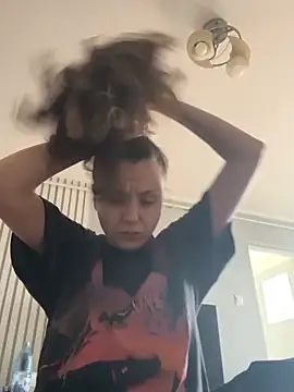 bunnythetailor online show from February 10, 2026, 8:24 am