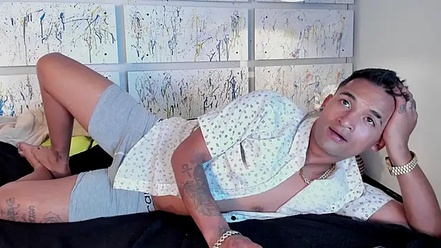 Nikki and Mayk online show from March 21, 2025, 9:01 am