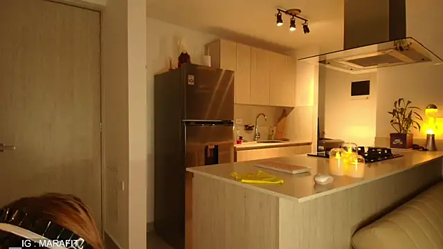 Mara Santoro online show from December 14, 2025, 11:10 pm