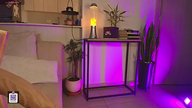 Mara Santoro online show from March 18, 2026, 11:16 pm