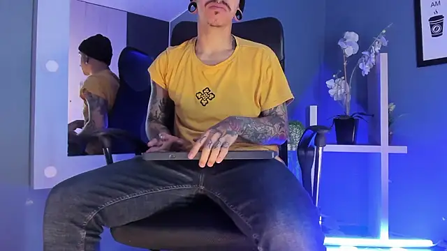 Snapshot of kaletattoo chatting on February 8, 2026, 12:03 pm kaletattoo online show from February 8, 2026, 12:03 pm