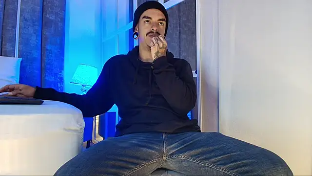 Snapshot of kaletattoo chatting on March 8, 2026, 12:08 pm kaletattoo online show from March 8, 2026, 12:08 pm