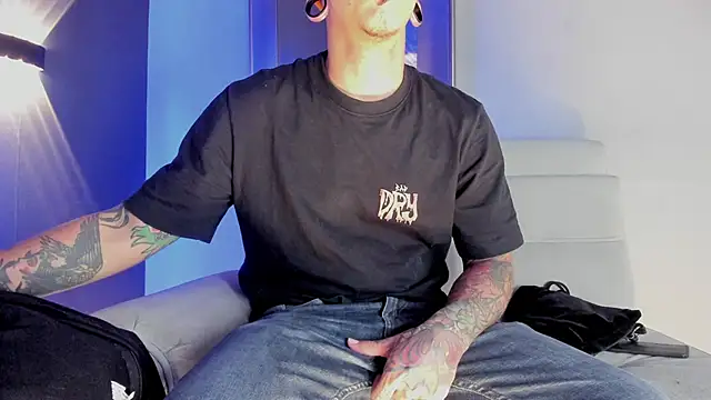 Snapshot of kaletattoo chatting on March 5, 2026, 11:07 am kaletattoo online show from March 5, 2026, 11:07 am