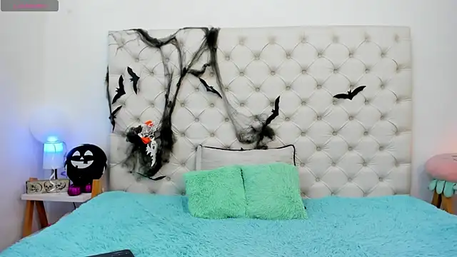 esmeralda06 online show from October 29, 2025, 3:22 pm