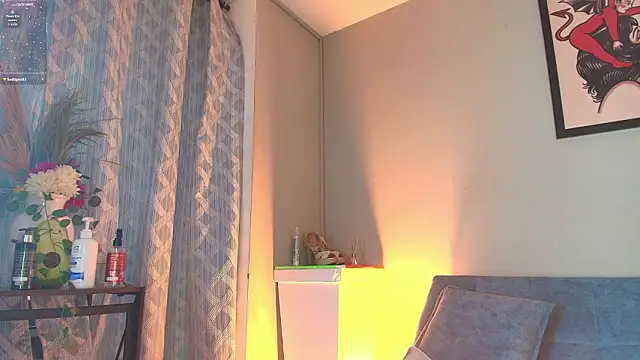 evaa greey online show from March 12, 2026, 8:13 pm