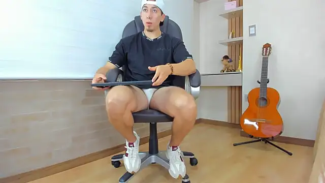 Tombarden online show from October 3, 2025, 7:04 pm