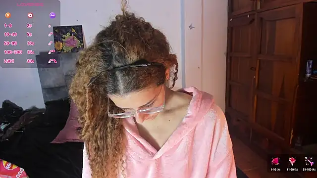 Isangel  online show from October 3, 2025, 7:10 am