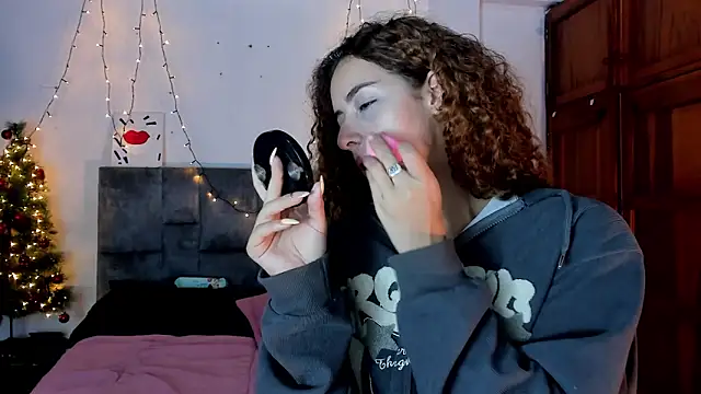 Isangel  online show from December 5, 2025, 4:00 am