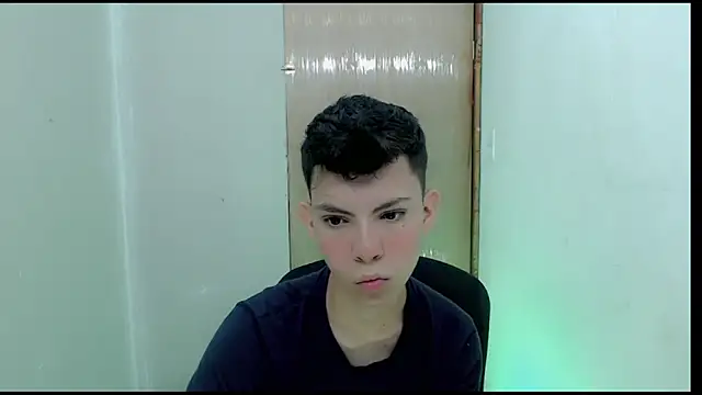 Alexxx lov online show from February 12, 2025, 12:33 pm