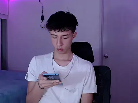 Juanmres online show from March 11, 2026, 7:52 pm