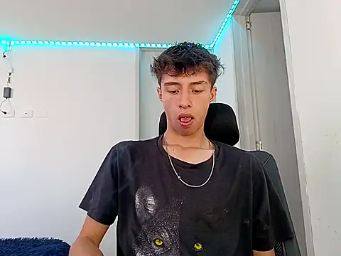 Juanmres online show from September 30, 2025, 7:42 pm