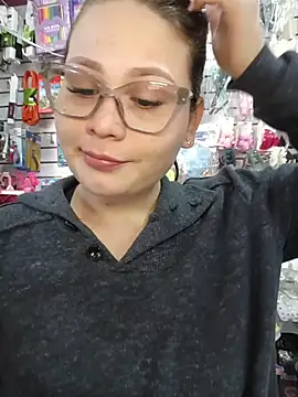 Vale Saenzz online show from December 1, 2025, 7:04 pm