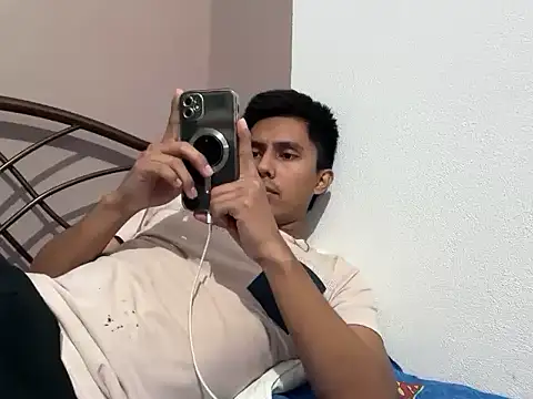 Antoni0620 online show from February 3, 2026, 11:54 pm