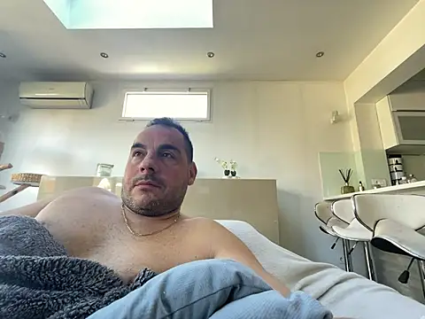 justeqqun online show from March 15, 2026, 11:28 am