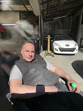 justeqqun online show from March 18, 2026, 11:24 am