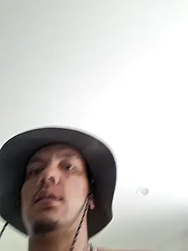 TAIZWRLD online show from November 28, 2025, 1:39 am