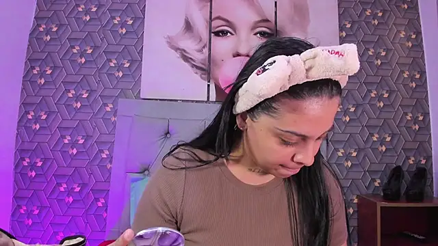 Emily rivera78 online show from February 25, 2026, 6:41 pm