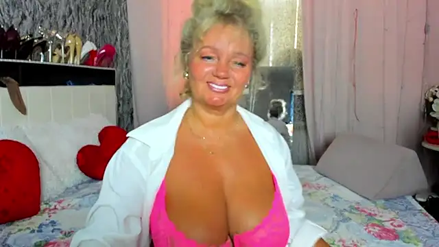 MartiniMartini online show from June 23, 2026, 1:58 am