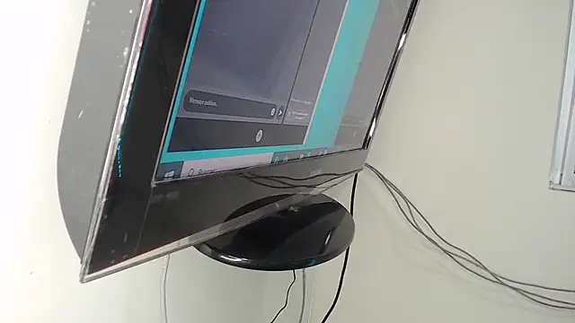 Snapshot of stiven_santana chatting on February 6, 2025, 12:15 pm stiven santana online show from February 6, 2025, 12:15 pm