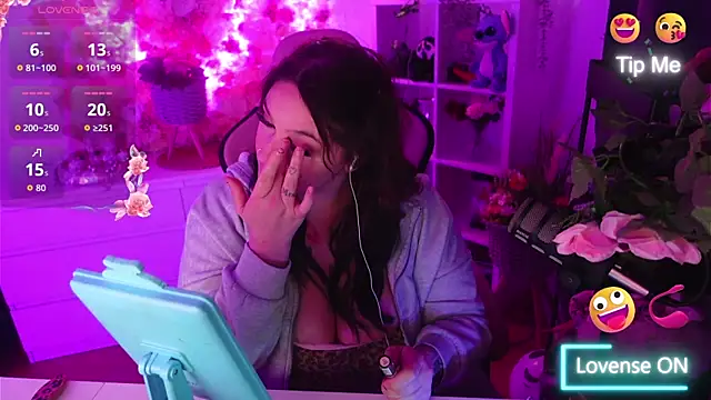 Jinyxx3 online show from December 4, 2025, 4:33 am