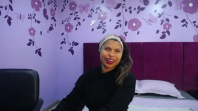 Snapshot of CamiilaReyes chatting on March 17, 2025, 12:57 pm CamiilaReyes online show from March 17, 2025, 12:57 pm