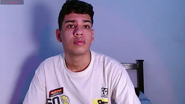 Snapshot of Santiago-Thompson chatting on March 6, 2026, 8:04 pm Santiago-Thompson online show from March 6, 2026, 8:04 pm