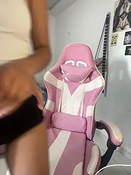 LiLy kIndly online show from April 18, 2026, 7:51 pm