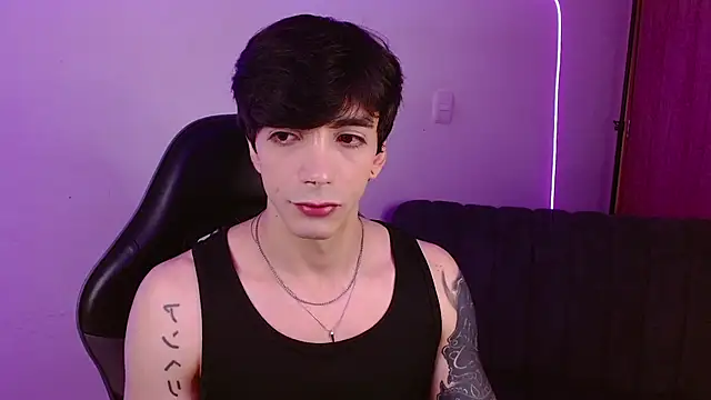 Snapshot of H3ll_B0I chatting on May 15, 2026, 6:11 am H3ll B0I online show from May 15, 2026, 6:11 am