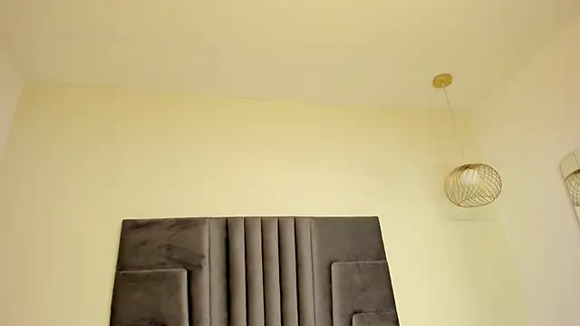 Snapshot of EvaQueen__ chatting on February 22, 2025, 7:47 pm EvaQueen online show from February 22, 2025, 7:47 pm