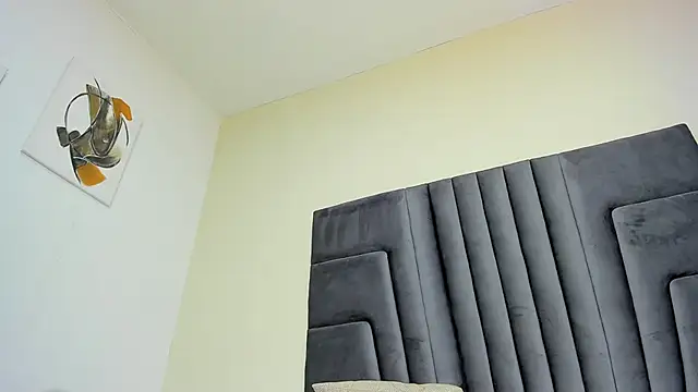 Snapshot of EvaQueen__ chatting on February 6, 2025, 11:04 pm EvaQueen online show from February 6, 2025, 11:04 pm