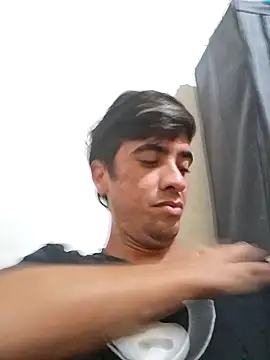 thallespessoa online show from October 18, 2025, 11:29 pm