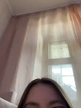 DearAlise online show from March 11, 2026, 10:42 am