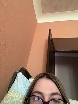 DearAlise online show from March 15, 2026, 10:22 am