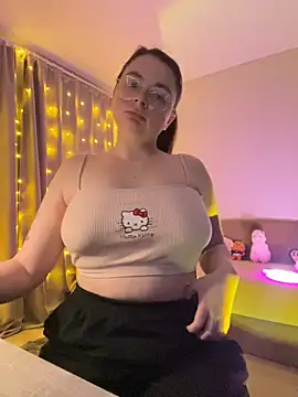 DearAlise online show from March 12, 2025, 8:09 pm