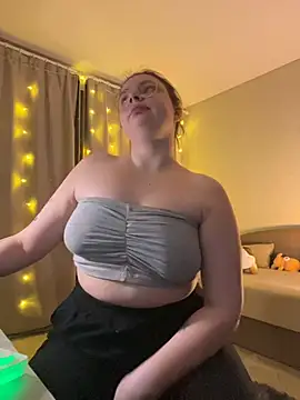 DearAlise online show from February 23, 2025, 6:23 pm