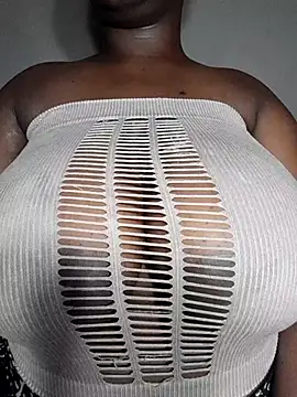 Snapshot of owamiee chatting on February 16, 2025, 6:21 pm owamiee online show from February 16, 2025, 6:21 pm