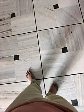 xmanrawan2 online show from October 9, 2025, 7:42 am