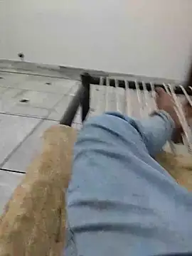 xmanrawan2 online show from March 12, 2025, 2:12 pm