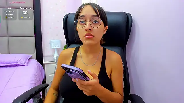 MelodyWinx online show from November 2, 2025, 1:05 pm