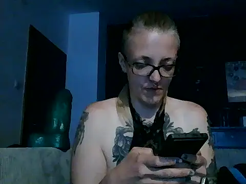 Astrid-Gilbert online show from May 1, 2026, 9:09 pm
