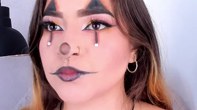 Shanntal  online show from October 3, 2025, 7:59 pm