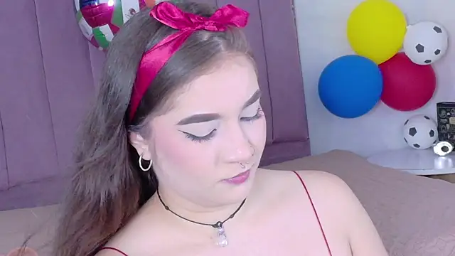 Snapshot of Shanntal_ chatting on June 24, 2026, 7:33 pm Shanntal online show from June 24, 2026, 7:33 pm