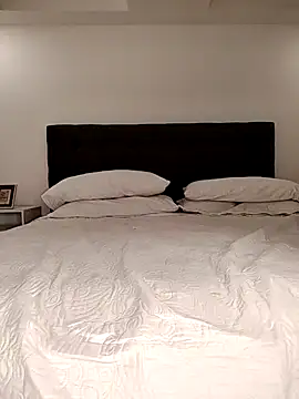 sofiaxox online show from November 18, 2025, 6:22 pm