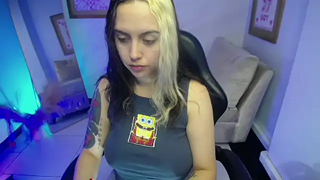 Hela v online show from September 10, 2025, 12:04 pm