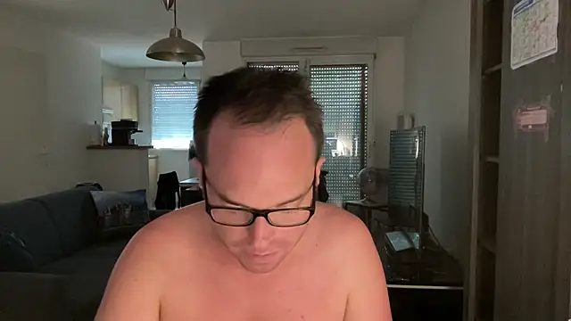 Funnyjul31 online show from September 14, 2025, 1:44 pm