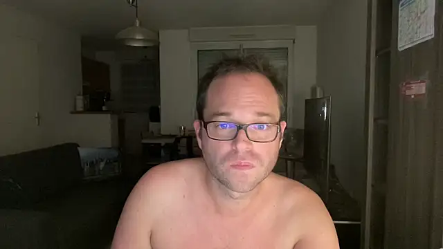 Funnyjul31 online show from October 2, 2025, 6:22 pm